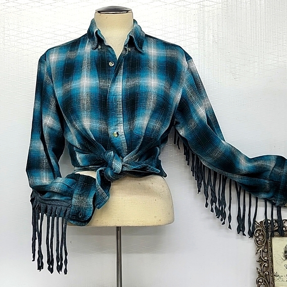 **SOLD**Stevie Nicks Upcycled Reworked Flannel Shirt Jacket Shacket - Picture 3 of 10